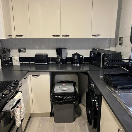 Beautiful 2-Bedroom In Grays Close To Lakeside Экстерьер фото