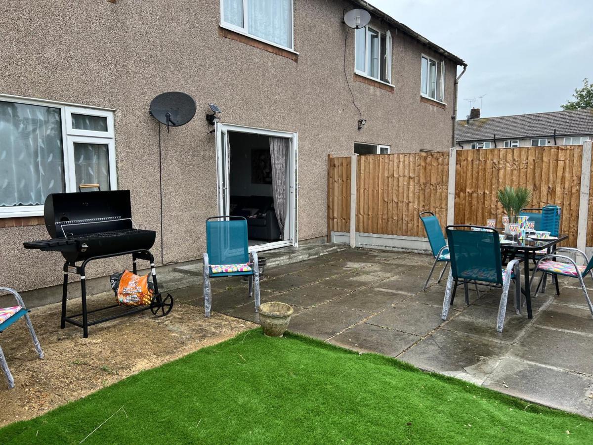 Beautiful 2-Bedroom In Grays Close To Lakeside Экстерьер фото