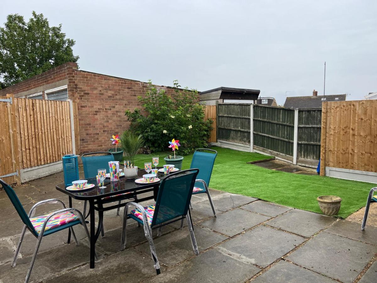 Beautiful 2-Bedroom In Grays Close To Lakeside Экстерьер фото