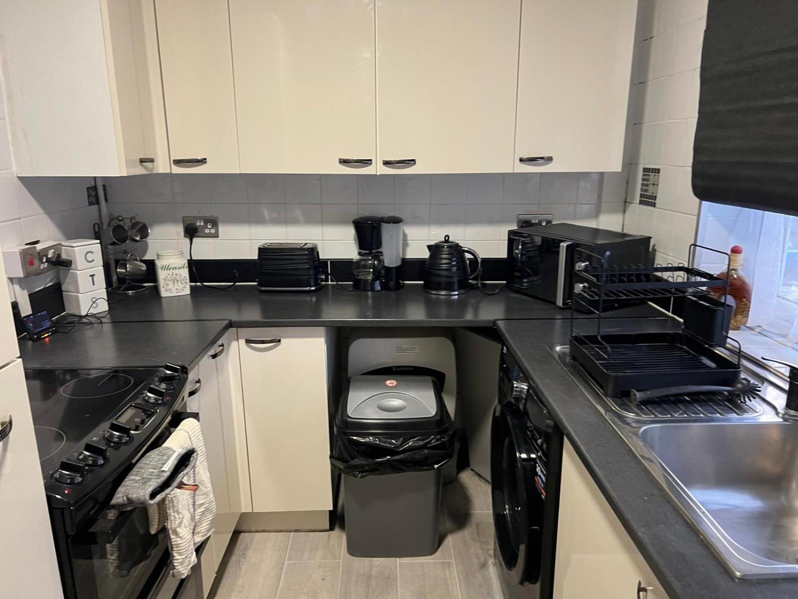 Beautiful 2-Bedroom In Grays Close To Lakeside Экстерьер фото