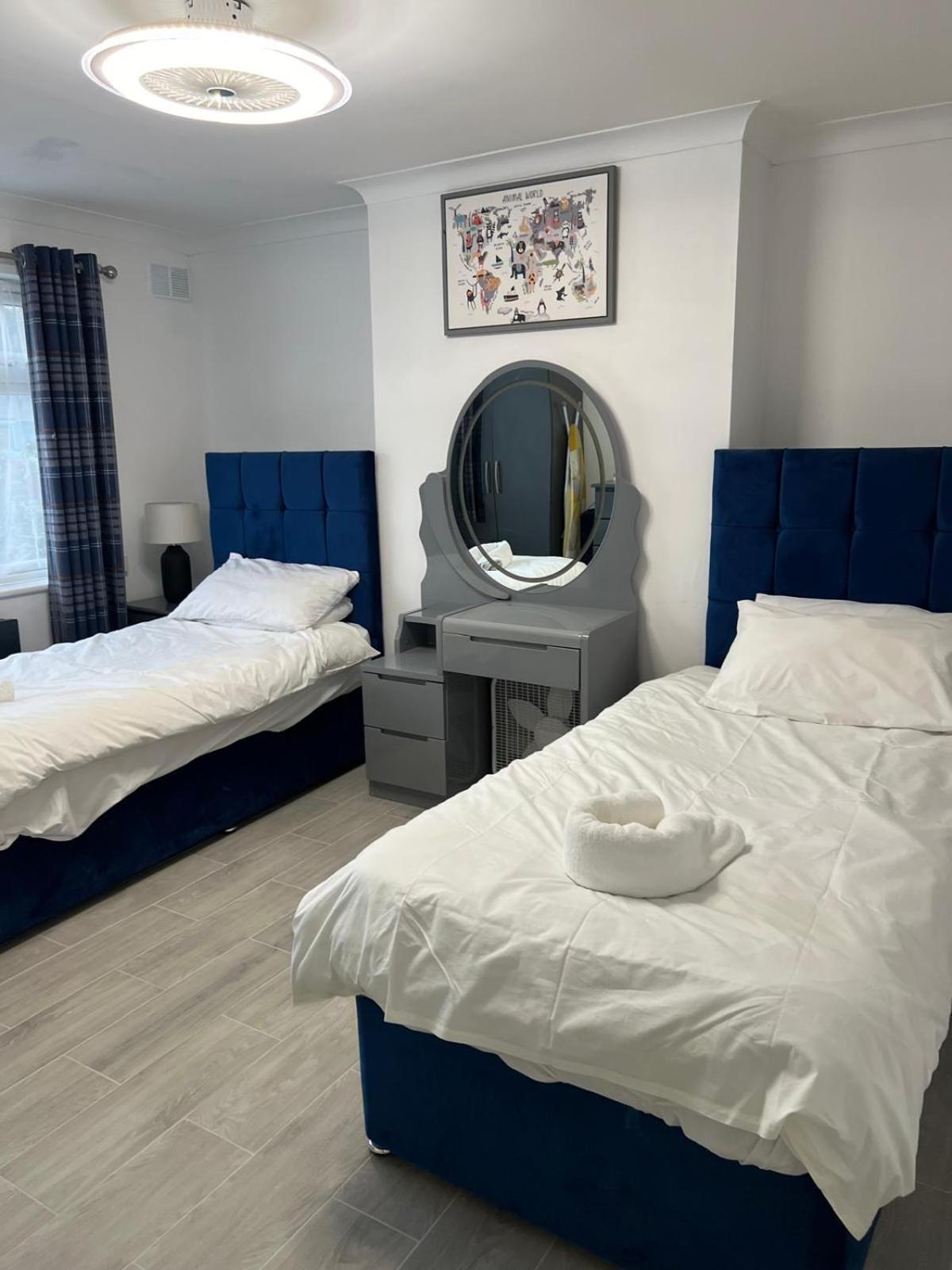Beautiful 2-Bedroom In Grays Close To Lakeside Экстерьер фото