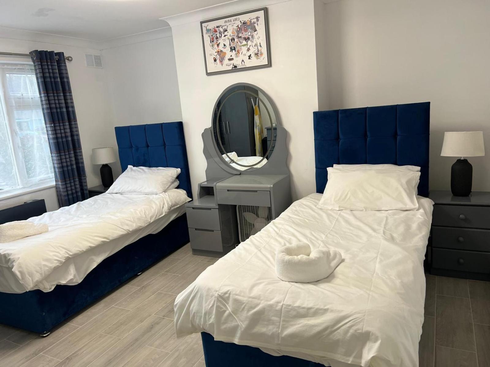 Beautiful 2-Bedroom In Grays Close To Lakeside Экстерьер фото