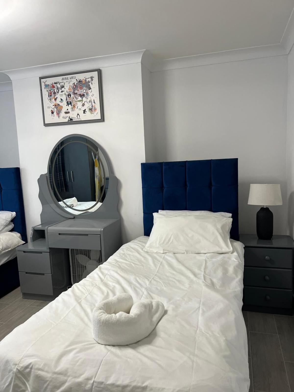 Beautiful 2-Bedroom In Grays Close To Lakeside Экстерьер фото